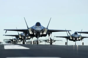 F-35 Mỹ và S-400 Nga: Cái nào có nguy cơ thành nạn nhân của cái nào?