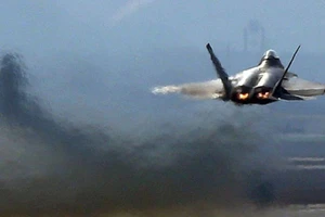 Giải mật điều chưa từng biết về 'chim ăn thịt' F-22