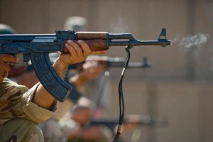 Súng trường AK của Nga có thực sự 'ăn đứt' súng trường M4 của Mỹ?