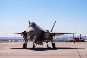 Lý do gì khiến F-35 của Mỹ dễ đánh bại Su-57 của Nga, J-20 của Trung Quốc?