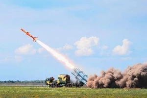 Tên lửa Neptune mà Ukraine khoe bắn cháy soái hạm Nga có nguy hiểm hơn tên lửa nhanh nhất thế giới BrahMos?