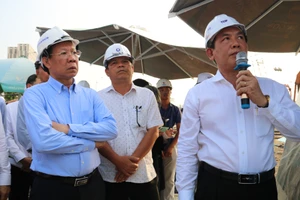 Chủ tịch Phan Văn Mãi yêu cầu vừa tổ chức giao thông, vừa thi công ở nút giao An Phú