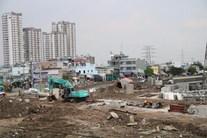 Nhiều trường hợp tái chiếm mặt bằng kênh Tham Lương - Bến Cát - rạch Nước Lên