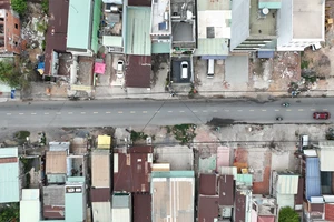 Đường Hoàng Hữu Nam ở TP Thủ Đức vẫn 'giậm chân' vì vướng mặt bằng