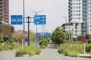 10 năm làm chưa xong 4 tuyến đường chính trong khu đô thị mới Thủ Thiêm