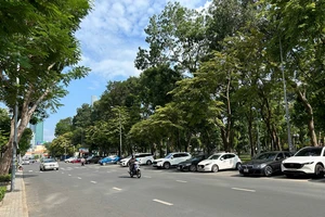 3 tuyến đường ở TP.HCM sẽ thí điểm thu phí đỗ xe ô tô theo hình thức mới