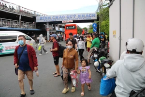 Dòng người từ miền Tây đang đổ về TP.HCM sau kỳ nghỉ lễ