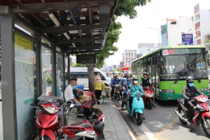 170 bảng thông tin tại nhà chờ xe buýt ở TP.HCM bị hư hỏng