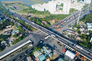 Sau 9 năm thi công, nút giao Mỹ Thủy vẫn vướng mặt bằng