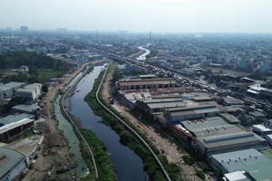 Dự án cải tạo kênh Tham Lương - Bến Cát qua quận Bình Tân vướng 19 hộ chưa giải phóng mặt bằng