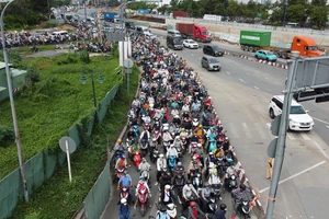 Nút giao An Phú, TP.HCM thường xuyên ùn ứ cục bộ, người dân cần lưu ý gì?