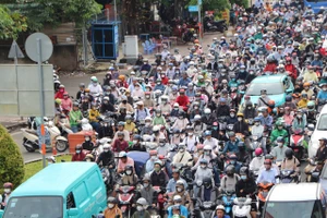 1 số tuyến đường ở cửa ngõ TP.HCM đang ùn ứ kéo dài sau kì nghỉ lễ