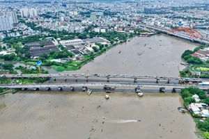 TP.HCM: Từ ngày mai, ô tô được lưu thông qua cầu Bình Triệu 1