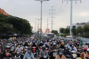 Thêm giải pháp kéo giảm ùn ứ đường Phạm Văn Đồng, Trường Chinh, Cộng Hòa