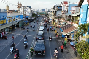 Ngày nghỉ cuối Tết Dương lịch, dòng người tấp nập trở lại TP.HCM