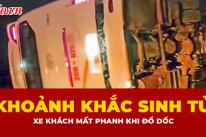 Mất phanh khi đổ dốc liên tục, xe khách chở 39 người lật nghiêng trong đêm