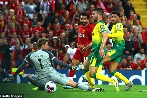 Hạ gục Norwich, Liverpool khai hội Premier League tưng bừng