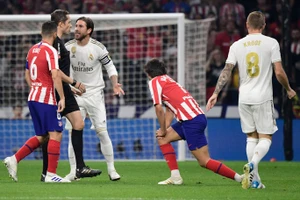 Hàng công mờ nhạt, Real và Atletico chia điểm trận derby