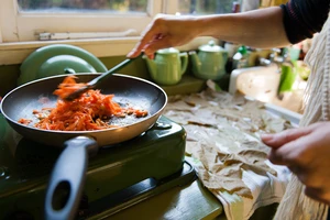 Nguyên liệu của dụng cụ bếp ảnh hưởng trực tiếp đến sức khỏe