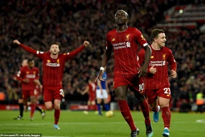 Liverpool thắng lớn ‘hàng xóm’, sao trẻ giúp Chelsea có 3 điểm