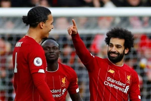 Salah lập ‘cú đúp’, Kloop ăn mừng hợp đồng mới cùng Liverpool