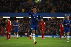Liverpool thua 3 trận liền, bị Chelsea loại khỏi FA Cup