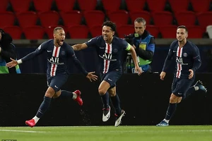 Neymar tỏa sáng, PSG giành vé vào tứ kết Champions League
