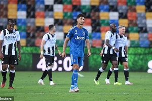 Ronaldo tịt ngòi, Juventus thua ngược Udinese phút bù giờ