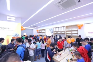 Robot hút bụi và máy lọc không khí giảm giá đến 57%