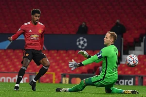 RB Leipzig - MU: ‘Quỷ đỏ’ cẩn thận sụp hầm