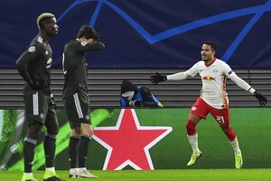 Hàng thủ chơi dưới sức, Man. United chia tay Champions League