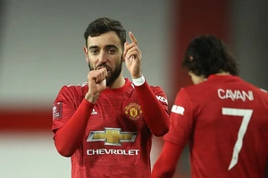Fernandes tiết lộ bí quyết sút phạt giúp MU hạ Liverpool