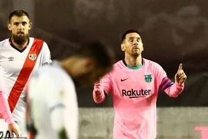 Messi ghi bàn, Barcelona lội ngược dòng vào tứ kết 