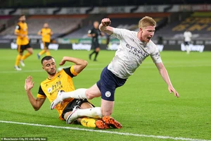 Vòng 29 Premier League: Thành Manchester cẩn thận