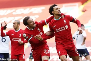 Hậu vệ lập công cuối trận, Liverpool lọt vào Top 4