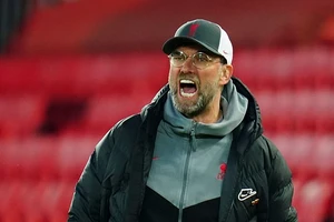 Klopp đưa ra mục tiêu giống MU cho Liverpool