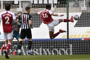 Đánh bại Newcastle, Arsenal tìm lại cảm giác chiến thắng