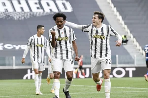 Đánh bại Inter Milan, Juventus nghẹt thở vào Top 4
