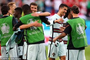 Bồ Đào Nha thắng kịch tính Hungary, HLV 2 đội nói gì? 