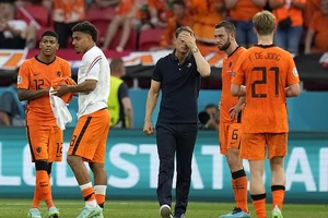 Frank de Boer: ‘Một khoảnh khắc có thể làm đảo lộn cả thế giới’