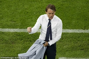 Ý vào bán kết, Mancini phấn khích, Roberto Martinez thất vọng