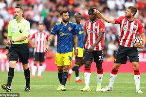 MU bị cầm hòa, HLV Solskjaer phàn nàn lối chơi của đối thủ