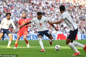  Anh thắng liền 5 trận vòng loại World Cup, Đức “đánh tennis” với Armenia