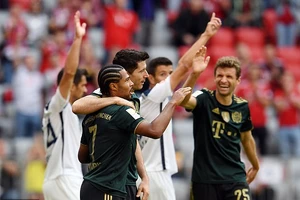 Thắng đậm Bochum 7 bàn, Bayern Munich dẫn đầu Bundesliga