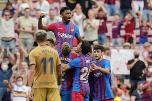 Hàng công tỏa sáng, Barcelona hạ Levante tìm lại chiến thắng