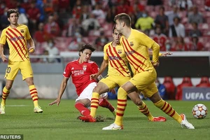 Barcelona thua sốc Benfica, Juventus hạ gục Chelsea