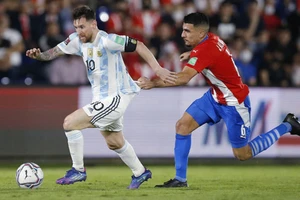 Argentina hòa thất vọng, Brazil ngược dòng hạ Venezuela