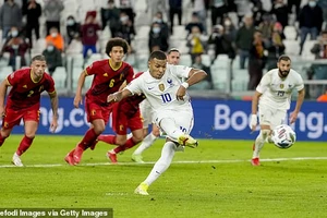 Bùng nổ hiệp 2, Pháp ngược dòng kịch tính hạ Bỉ vào chung kết