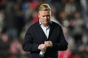Barcelona chính thức sa thải Koeman