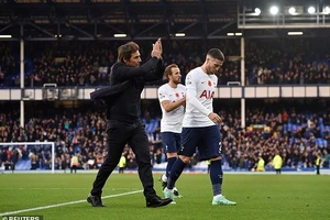 Tottenham hòa Everton, HLV Conte vẫn hạnh phúc